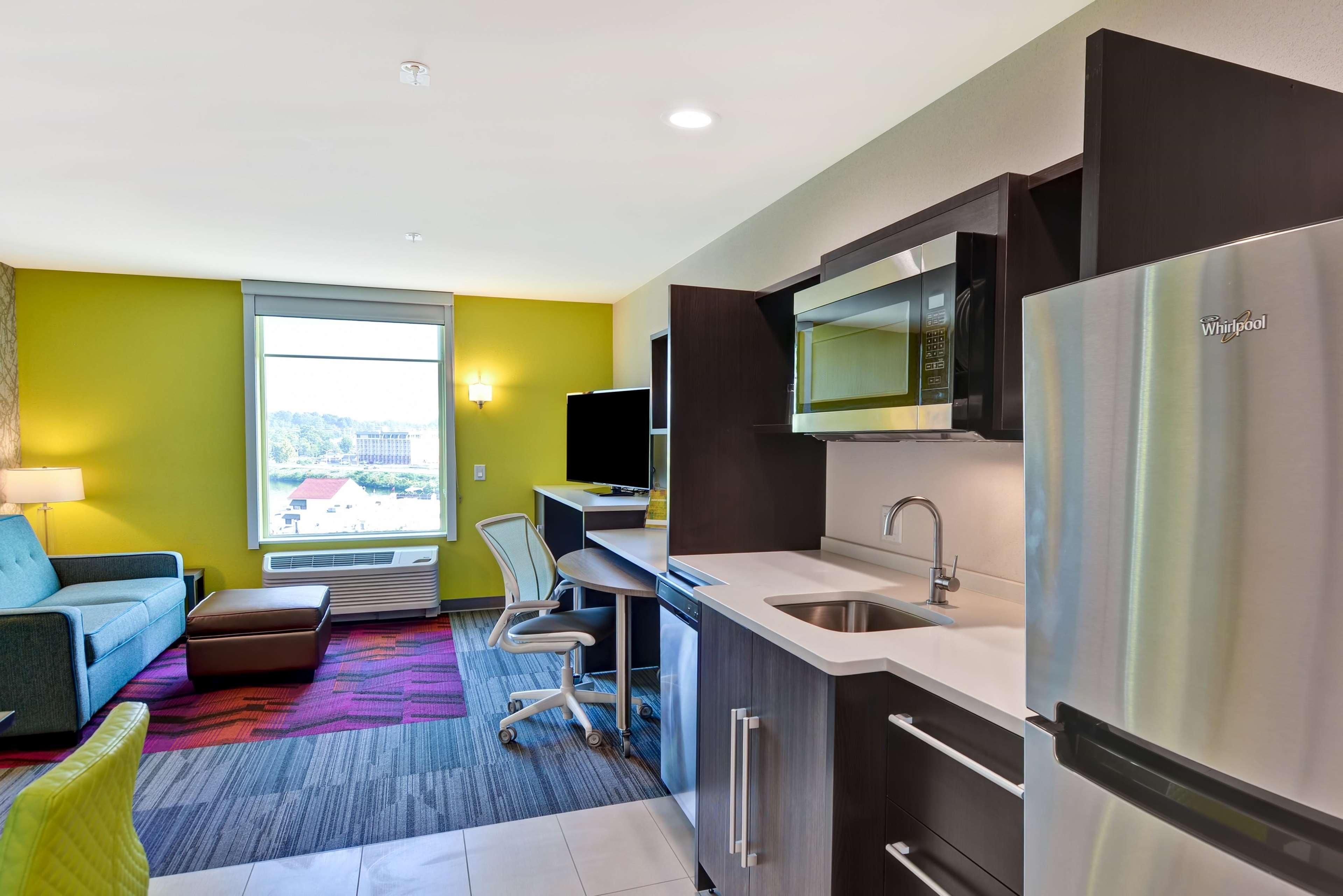 Home2 Suites By Hilton Hot Springs Bagian luar foto