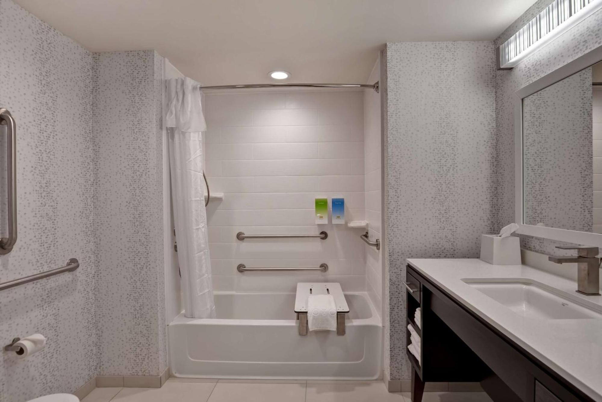 Home2 Suites By Hilton Hot Springs Bagian luar foto